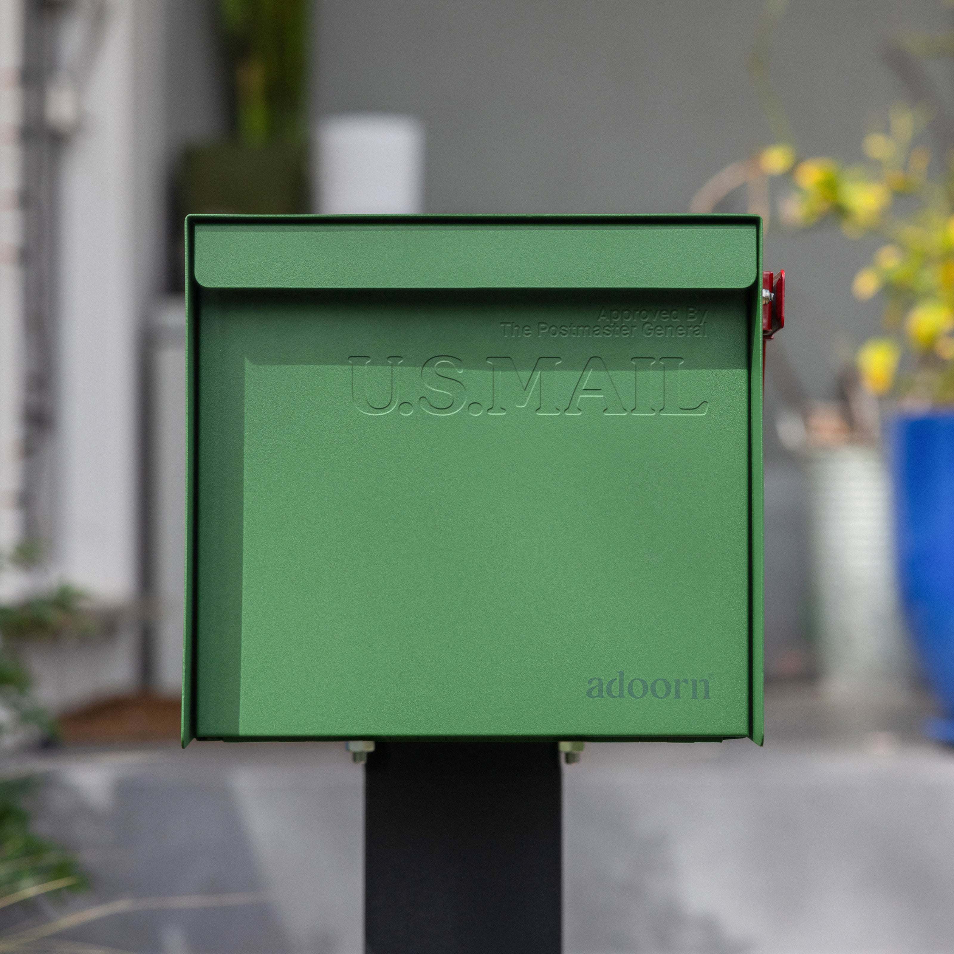 PDP BuyBox Carousel DSPM NL FOREST New USPS Lockup Slide12 Lifestyle | Adoorn