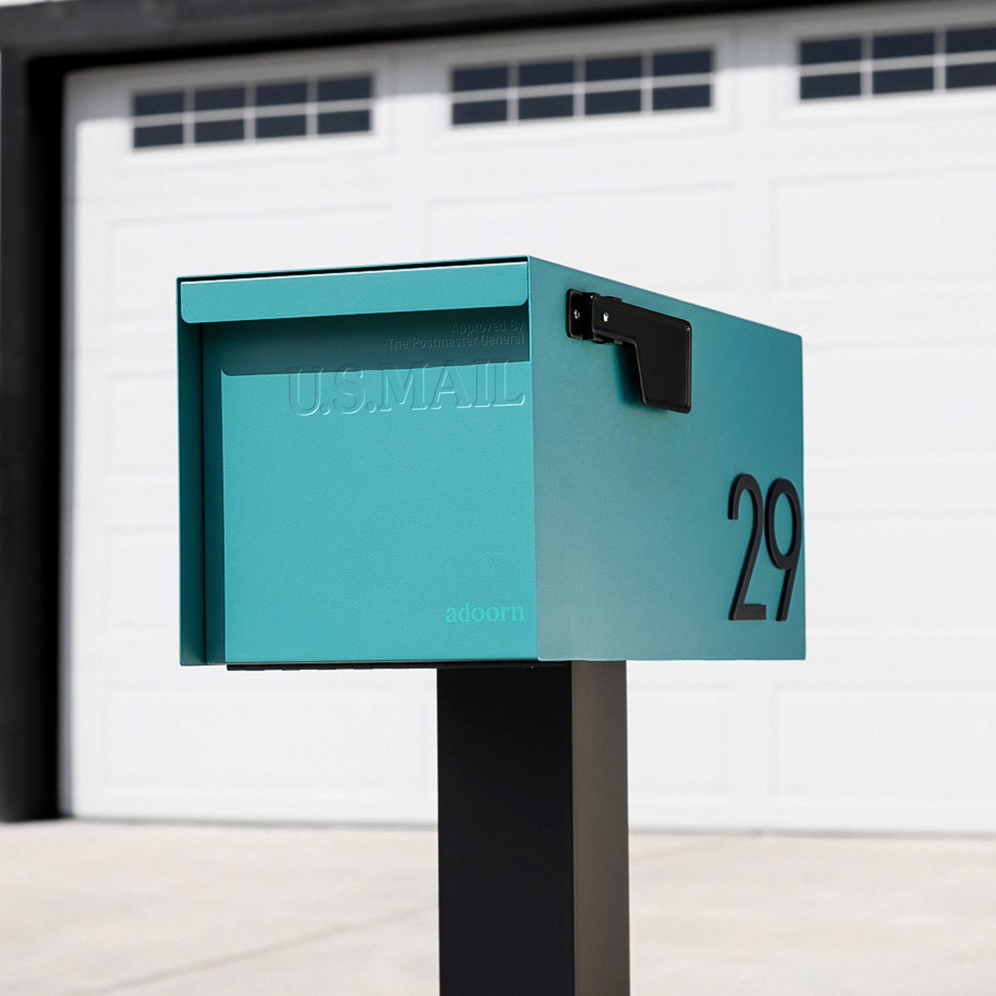 PDP BuyBox Carousel DSPM NL AEGEAN New USPS Lockup Slide12 Lifestyle | Adoorn