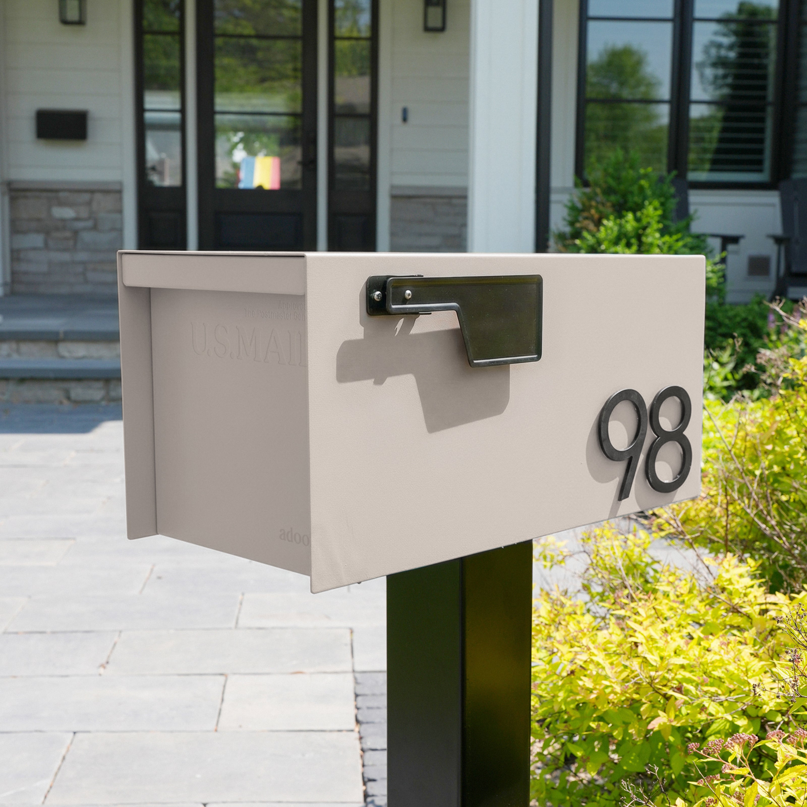 PDP BuyBox Carousel DSPM NL SANDSTONE New USPS Lockup Slide12 Lifestyle | Adoorn