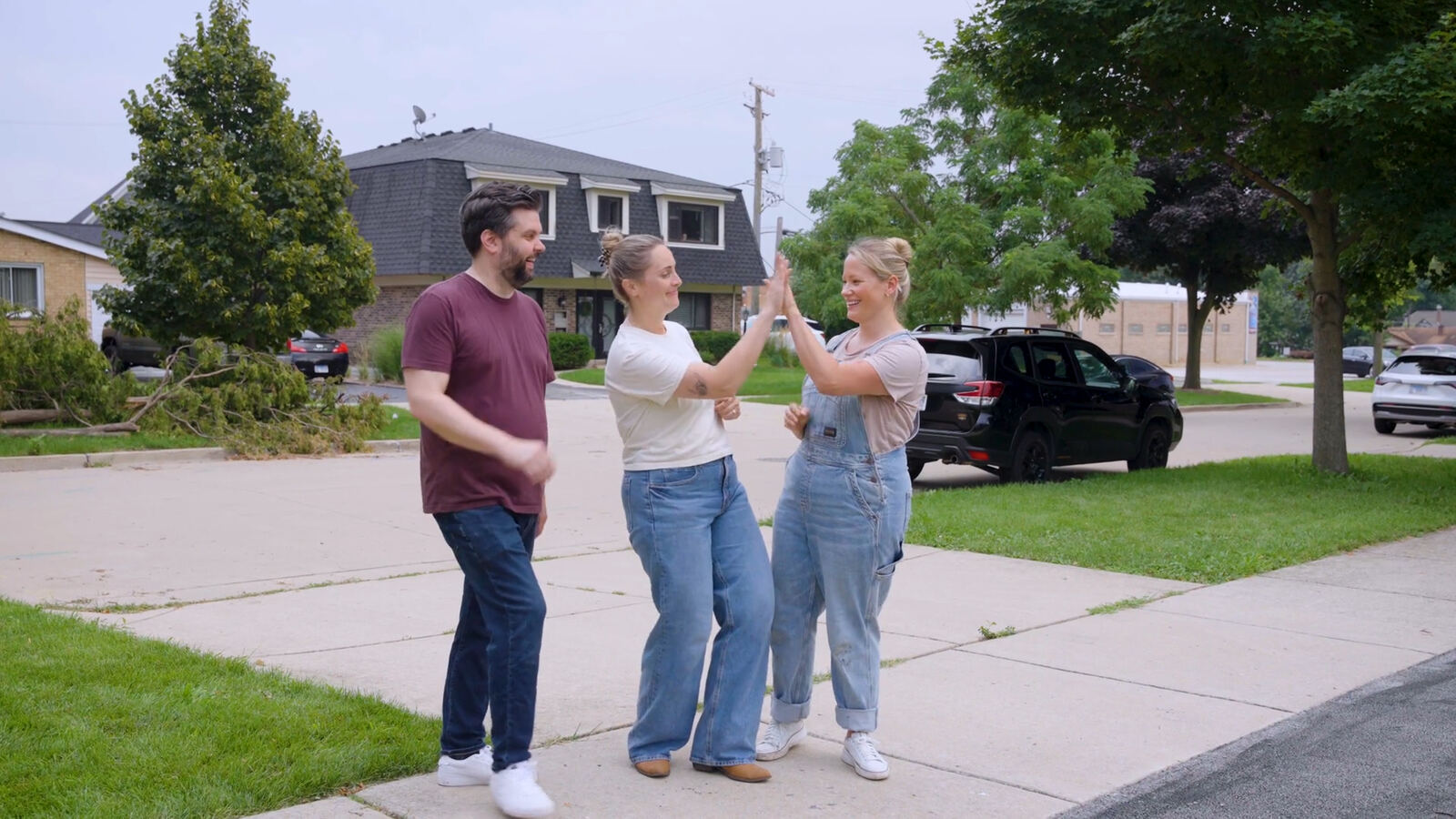 Alex, Carley and Alyssa outside the home during Episode 01